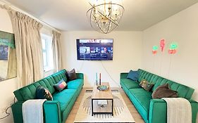 Luxury London Two Bedroom Apartment
